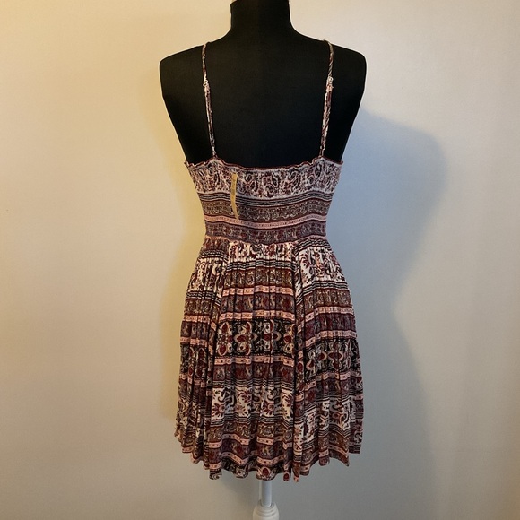 5. NWT American Eagle Outfitter Halter Neck Paisley Short Dress Size Small - Picture 5 of 6